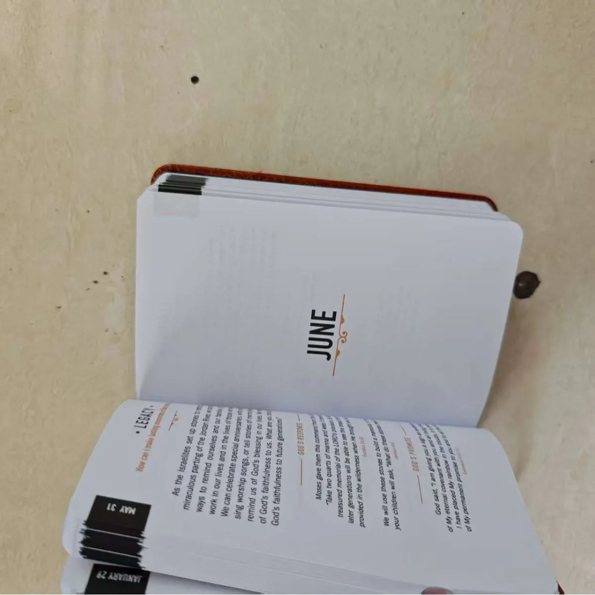 One Minute With God Daily Prayer Book for Men, 365-Day Brown Leather Devotional Journal, Christian Gift for Fathers & Brothers